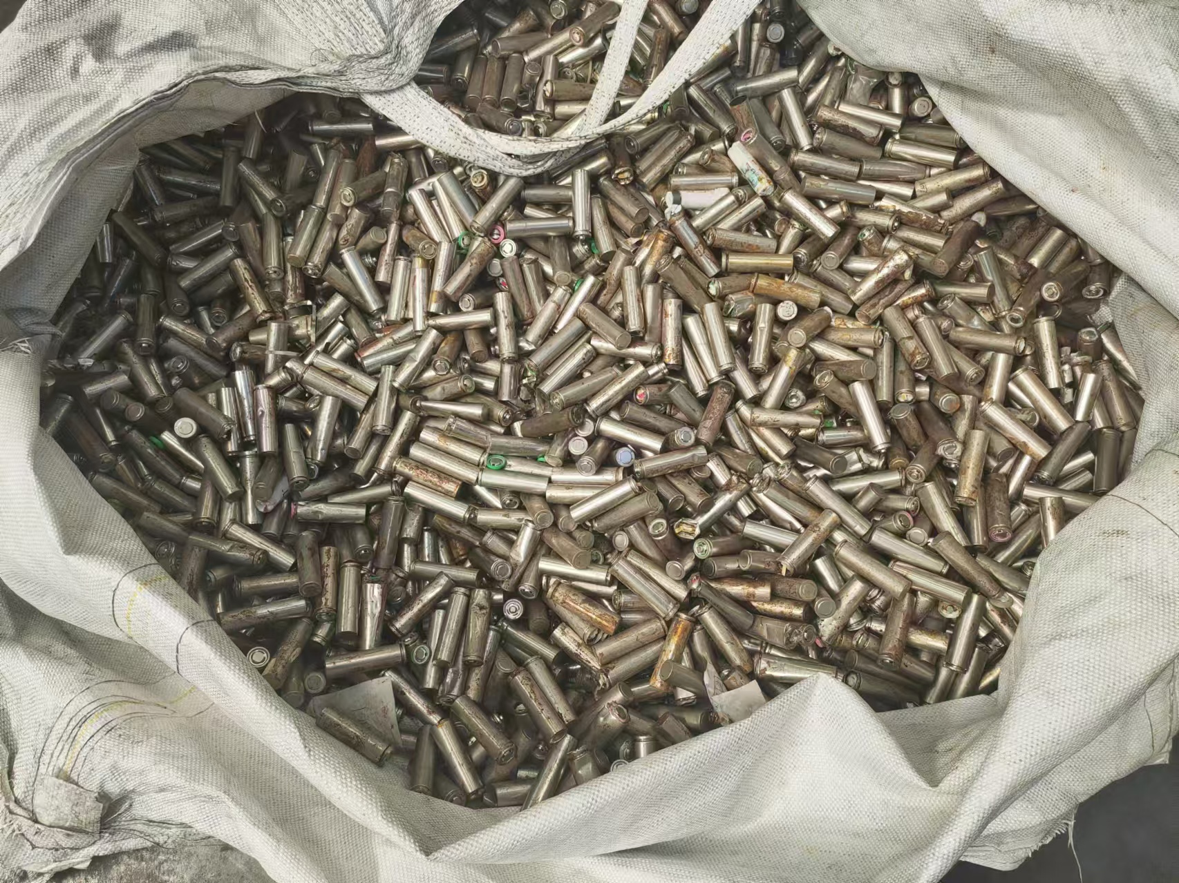 廢舊鋰電池處理:環(huán)保與高效的新路徑