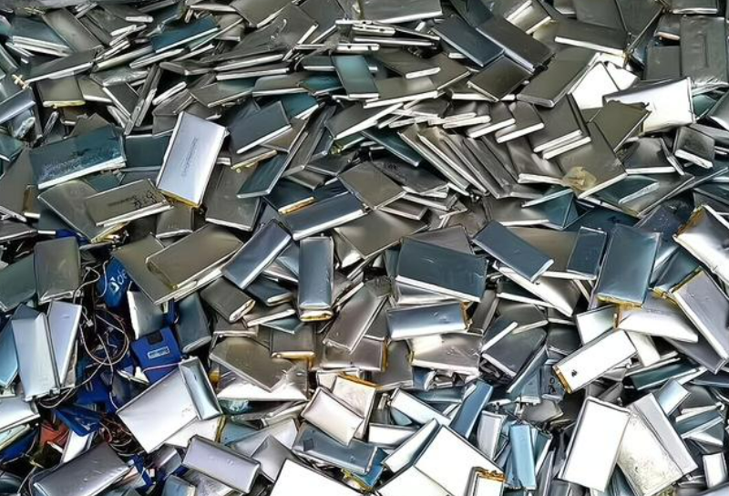 回收的廢舊動力鋰電池,經過熱解處理,資源回收再利用